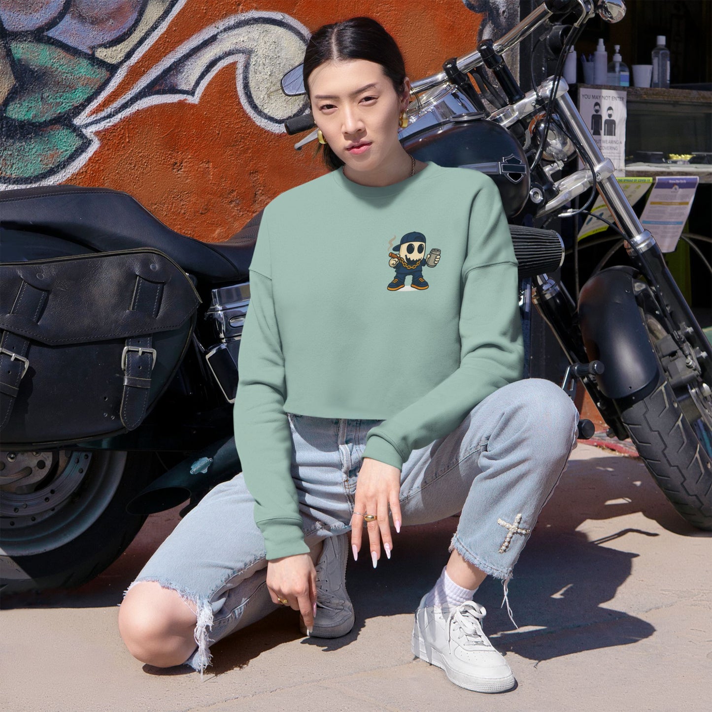 SMOKEY GHOST  Women's Cropped Sweatshirt